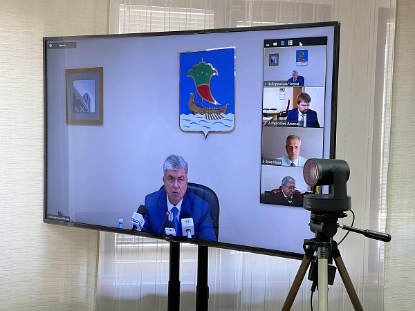 Чаллы территориаль иҗтимагый үзидарәләре рәисләре шәһәр мэры кисәтүенә җавап бирделәр