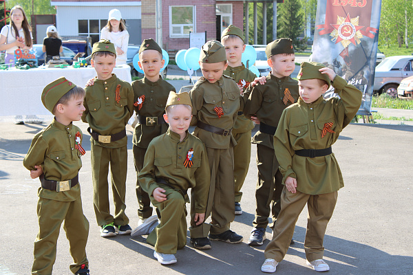 Воспитанники челнинского детского сада поздравили ветеранов концертом