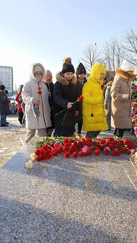 В Набережных Челнах отдают дань памяти павшим воинам