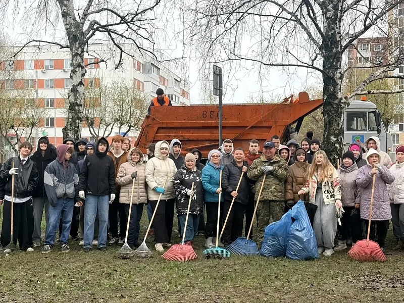В Набережных Челнах высажено 300 деревьев